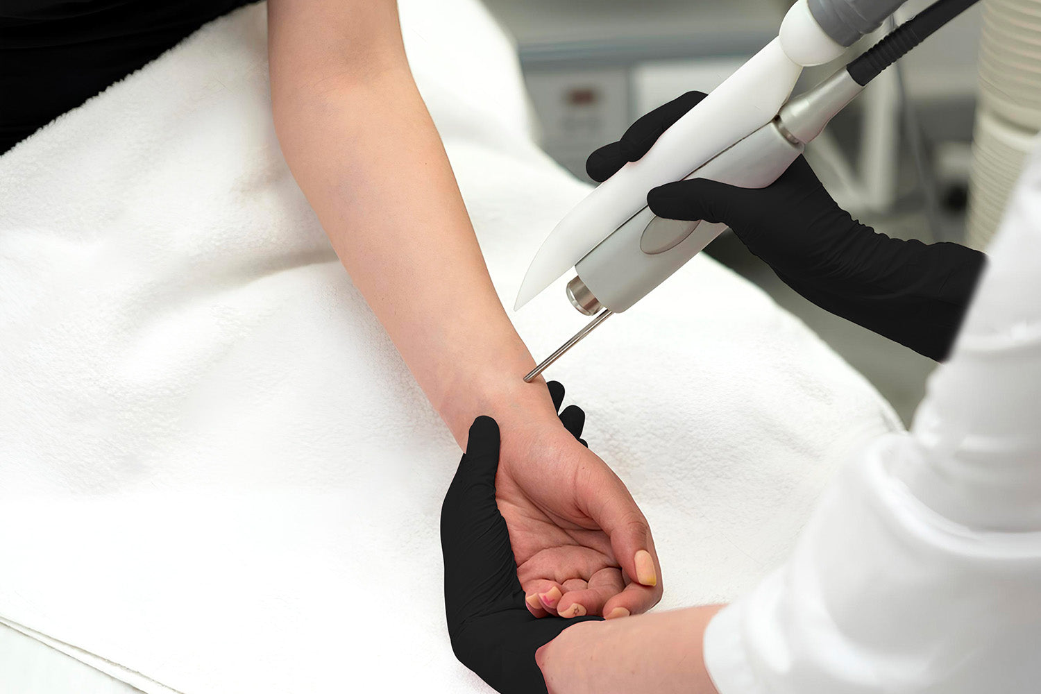 Depilación Láser Brazos – Aquamed Perú - Main Image