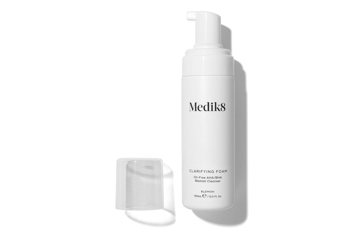 Envase del Clarifying Foam de Medik8.